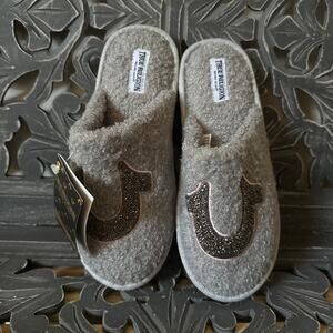 True Religion Gray Boucle Studded Horseshoe Logo House Slippers 6.5-7.5 NWT